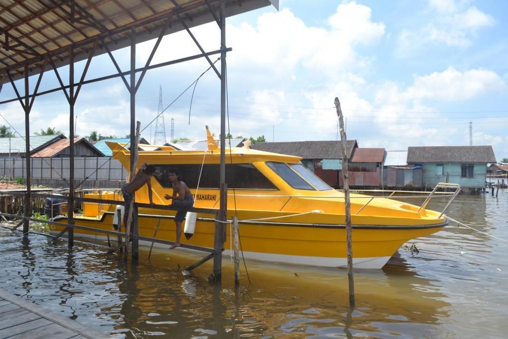 JC 1032 Catamaran Outboard